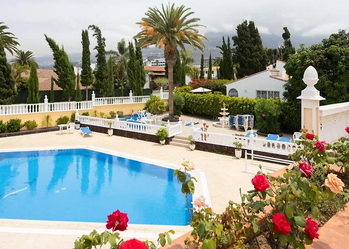 Home2book Terrace & Views *